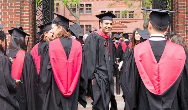 ¿Cuánto ganan los graduados de carreras Universitarias?