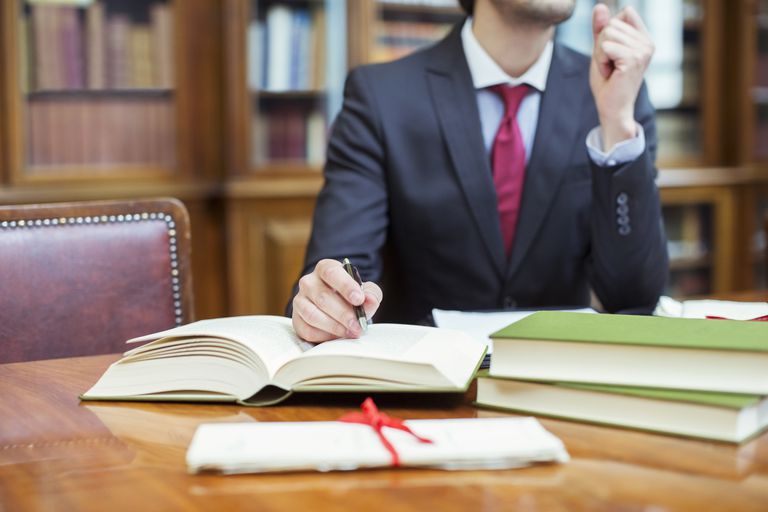 Qué estudiar para ser abogado | Requisitos y Oportunidades - Qué Estudiar