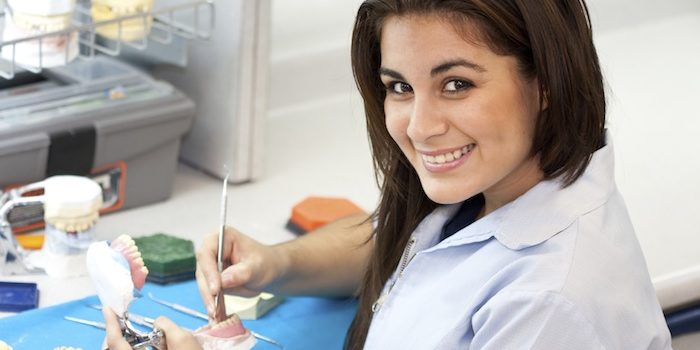 Qué estudiar para ser asistente dental