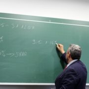 Qué estudiar para ser maestro: Requisitos y Opciones