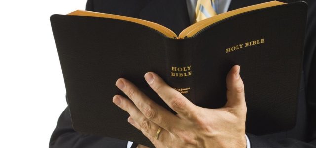 Cómo convertirse en pastor o ministro cristiano