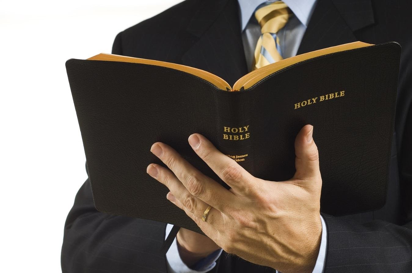 Cómo convertirse en pastor o ministro cristiano - Qué Estudiar