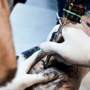 Cómo convertirse en tatuador